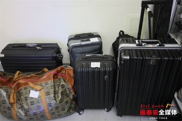車站遺失物品TOP榜：身份證、水杯、雨傘-FZ10023167219.jpg